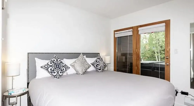 162 Burgundy Circle by Summit County Mountain Retreats, Rezerwuj Apartament Hotele w Vail Ski z parkingiem, Parking