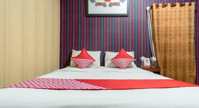 Двухместный номер Deluxe Hotel O Medan Near Gajah Mada formerly Hotel Indah Raya