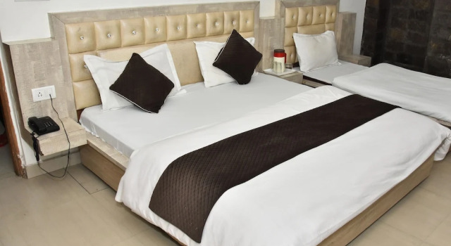 Hotel Neelkanth Mahadev Hotel & Resorts, Забронировать Отель Отели Джамму и Кашмира с парковкой, Парковка