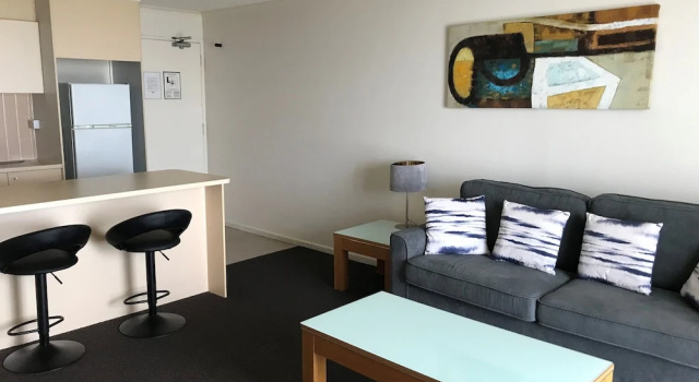Номер Standard с балконом Highpoint International Hotel