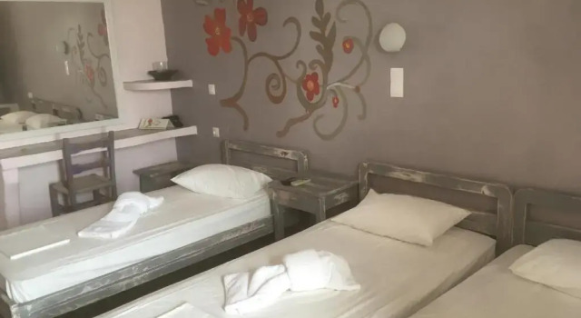 Трёхместный номер Standard с балконом Afrodite Hotel