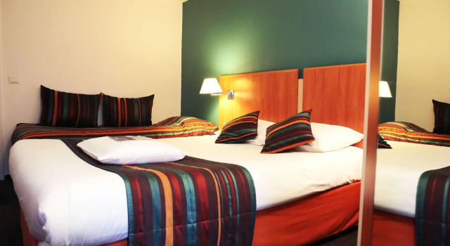Трёхместный номер Standard Kyriad Paris Sud Les Ulis Courtaboeuf