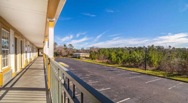Четырёхместный люкс Quality Inn & Suites Santee I-95