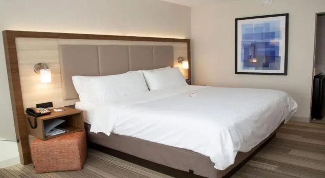 Двухместный номер Standard Holiday Inn Express & Suites - Marion by IHG
