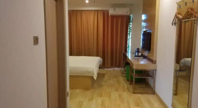 Двухместный номер Standard GreenTree Inn DaLian JinZhou District Light Industry College Express Hotel