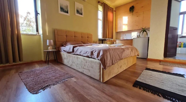 Ex-Block District charming studio apartment with treeish sorrounding view!