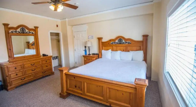 Pismo Beach Hotel, Забронировать Отель Отели Пизмо-Бич с парковкой, рядом с Пир пляжа Pismo, Парковка