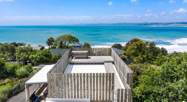 Surf Fortress - Raglan