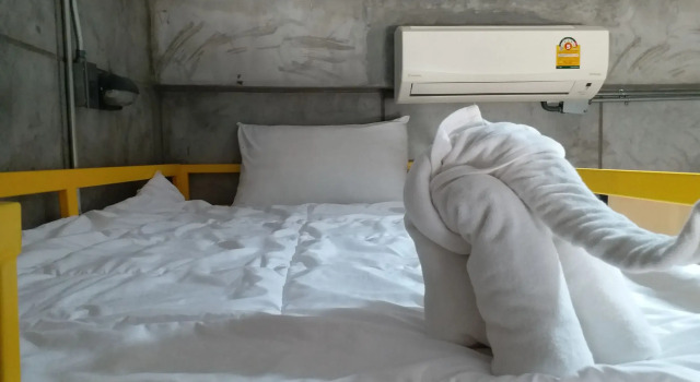 Кровать в общем номере Chang Hostel Suvarnabhumi