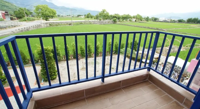 Четырёхместный семейный номер Standard c 1 комнатой с балконом Tao Heung Garden B&B