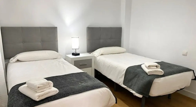 Studio 2 Bed-1 Bathroom for 3 NO Terrace F-3
