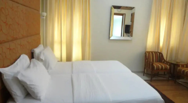 Номер Superior Astoria Hotel