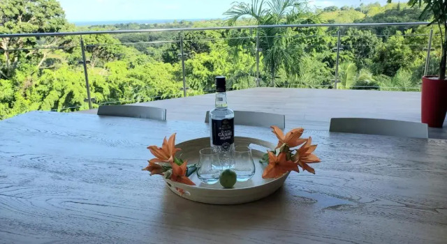 Villa de luxe avec piscine, vue mer et montagne., Book Villa Goyave Basse-Terre