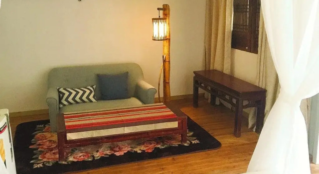 BingHe Street Art Hostel
