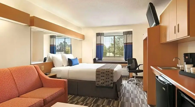 Двухместный люкс студия Microtel Inn & Suites by Wyndham Culpeper
