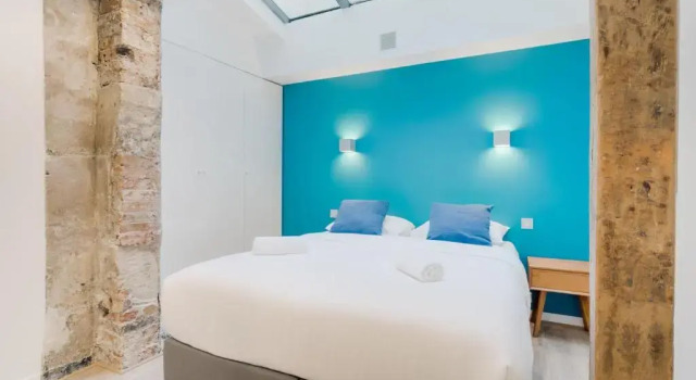 Loft Design for 8 people in Heart of Paris, Забронировать Бутик-отель Париж Иль-де-Франс, рядом с Станция метро Rambuteau