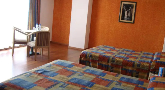 Четырёхместный номер Standard Hotel Cervantes