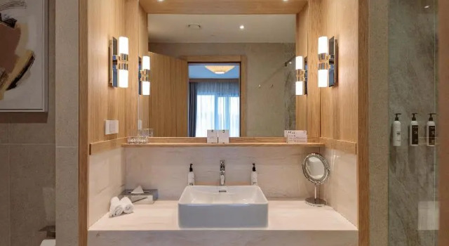 Семейный номер Standard Hotel Preko Ugljan Island, Curio Collection By Hilton
