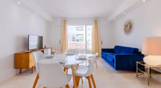 Апартаменты SERRENDY 3 minutes from the Rue dAntibes and the famous Croisette!