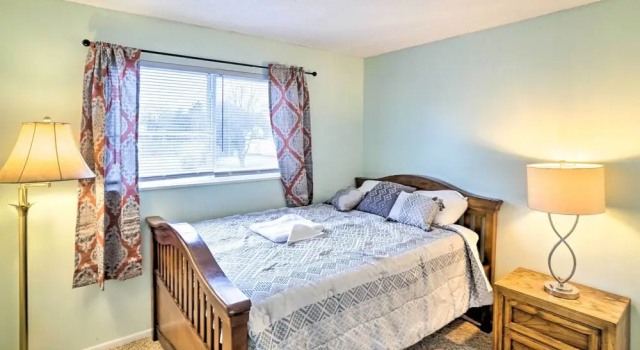 Charming Columbus Home ~ 7 Mi to Ohio State!, Book Feriehus Villaer i Columbus, Villa