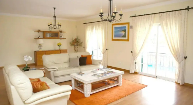 House With 4 Bedrooms in Lagos, With Private Pool, Enclosed Garden and Wifi Near the Beach, Rezervovat Hotel Hotely v Lagos s parkováním, Parkování
