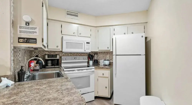 Апартаменты 3648 Orlando Vacational Apartment 2nd floor, Lake view
