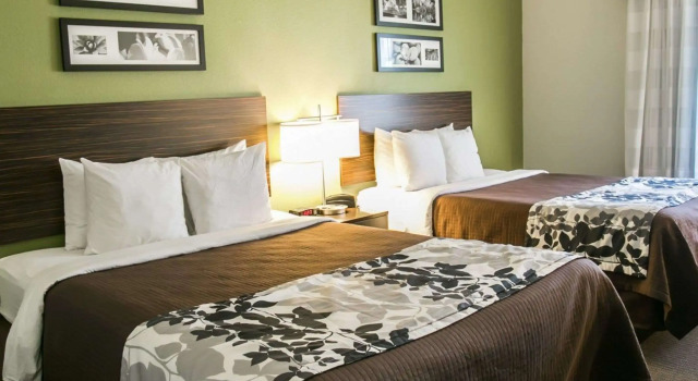Четырёхместный номер Standard Sleep Inn & Suites Dripping Springs - Austin Area
