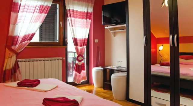 Двухместный номер Standard с балконом Apartments Tratinčica