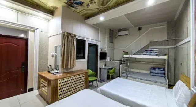 Кровать в общем номере Chenxi Homestay (Guilin Chengnan Wanda Plaza)