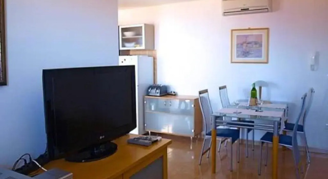 Molo Lozna Apartments, Rezerwuj Apartament Hotele w Split-Dalmatia County z parkingiem, Parking