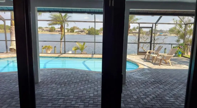 Коттедж с 3 комнатами Cape Balisier Lakeside Retreat.