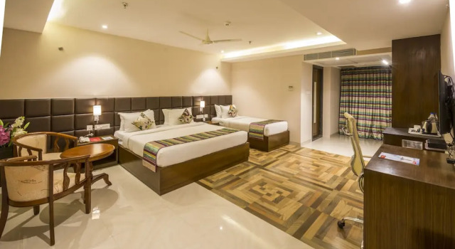Номер Standard The Capital Hotel