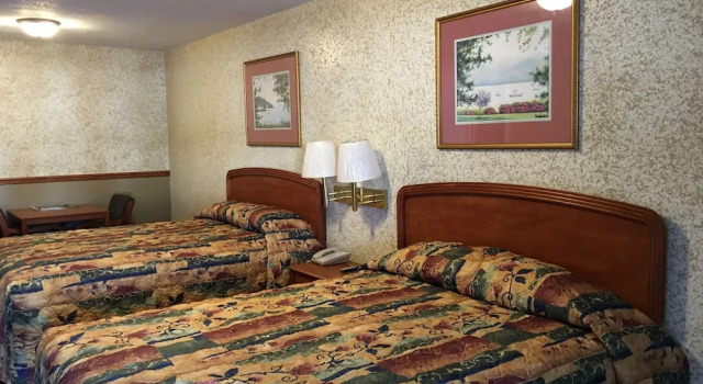 Четырёхместный номер Standard budget inn