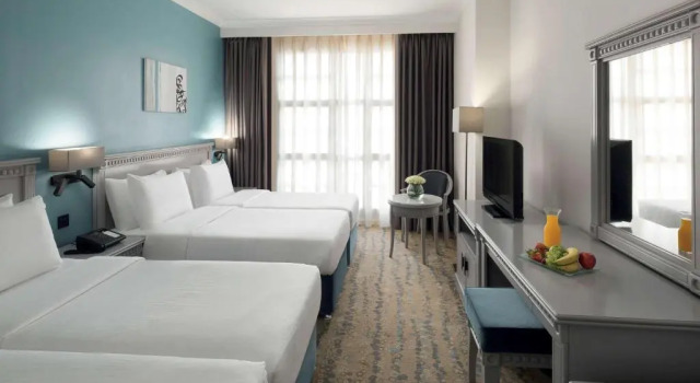 Четырёхместный номер Classic Anwar Al Madinah Mövenpick