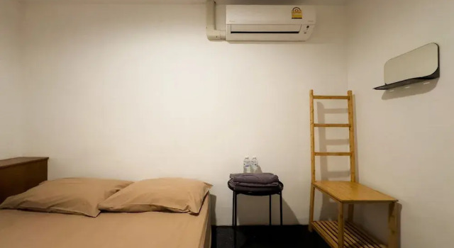 Once in a Blue Moon Cafe and Hostel, Забронировать Хостел Хостелы Чиангмай, рядом с Wat Koo Tao, Хостел
