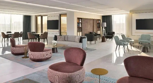 Crowne Plaza Riyadh - Al Takhassusi by IHG, Забронировать Отель Отели Эр-Рияд 5 звезд, рядом с King Fahad Library &amp; Garden, 5*