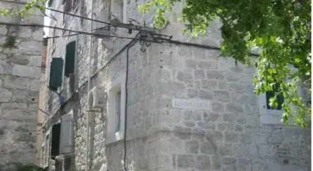 Split Central Guesthouse, Prenota Affittacamere Splitska 