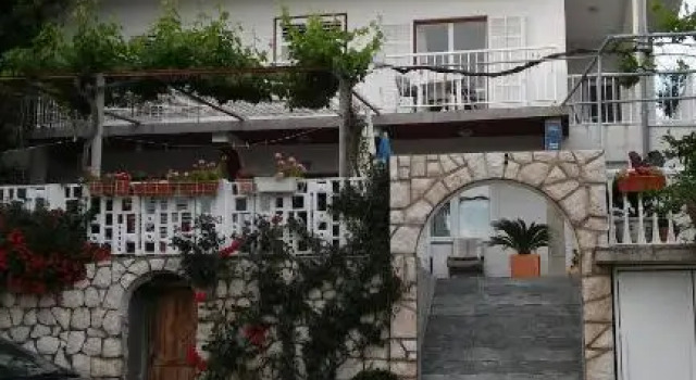 Apartment Lopar, Prenota Appartamento Hotel a Isole Quarnerine con parcheggio, Parcheggio