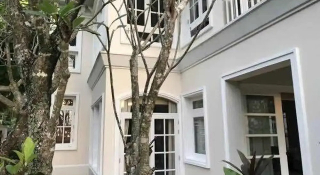Baan Dhewaran Beachfront Villa