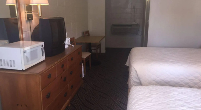 Admiral Motor Inn, Забронировать Мини-отель Мотели Миртл-Бич, рядом с Парк аттракционов Фэмили-Кингдом, Мотель