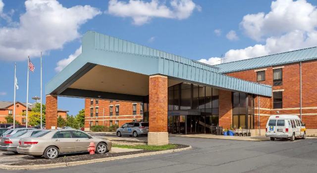 Номер Standard Comfort Inn Cleveland Airport