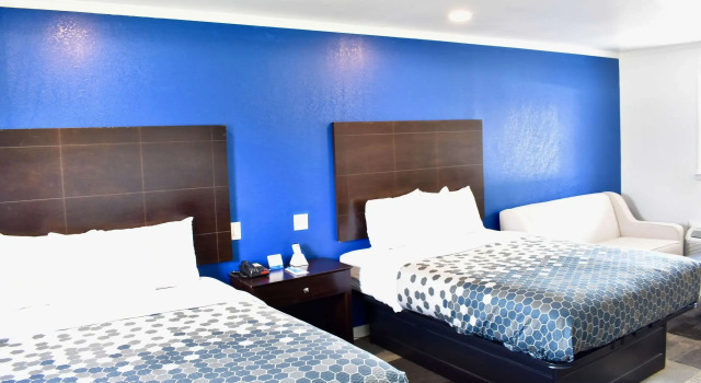 Четырёхместный номер Standard Rodeway Inn Swainsboro