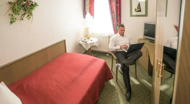 Номер Standard Das FRITZ Hotel Schwerin schöne Lage im Grünen mit regionaler Küche kostenfreien Parkplätzen und E Ladestation