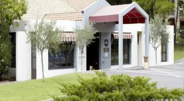 Кровать в общем номере Campanile Aix En Provence Ouest - Jas de Bouffan