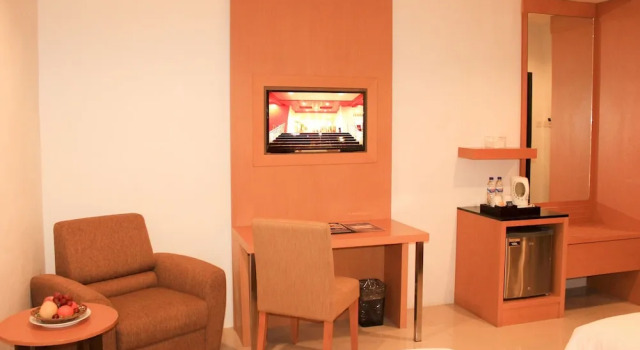 Номер Superior Grand Asia Hotel