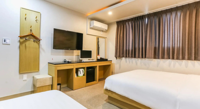 Aliba Hotel, Забронировать Отель Jeju City Чеджу, рядом с Спортивный комплекс Чеджу