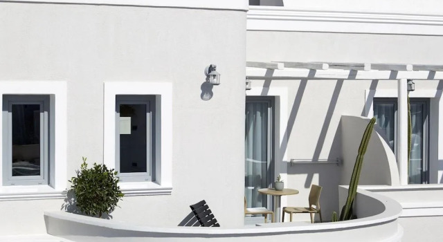 Pnoi Luxury Suites
