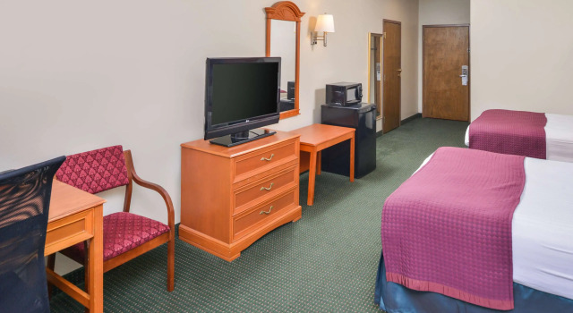 Четырёхместный люкс Americas Best Value Inn Wiggins