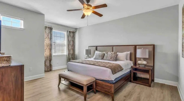 Chic 8BR All Suites With Pool and Game Room, Varaa Lomakoti Huvilat kohteessa Florida, Villa