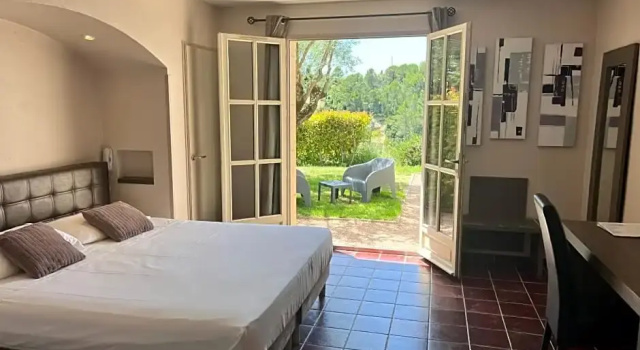 Двухместный номер Standard Logis Hôtel Restaurant La Bergerie